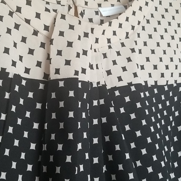 Black & tan blouse - Picture 3 of 4